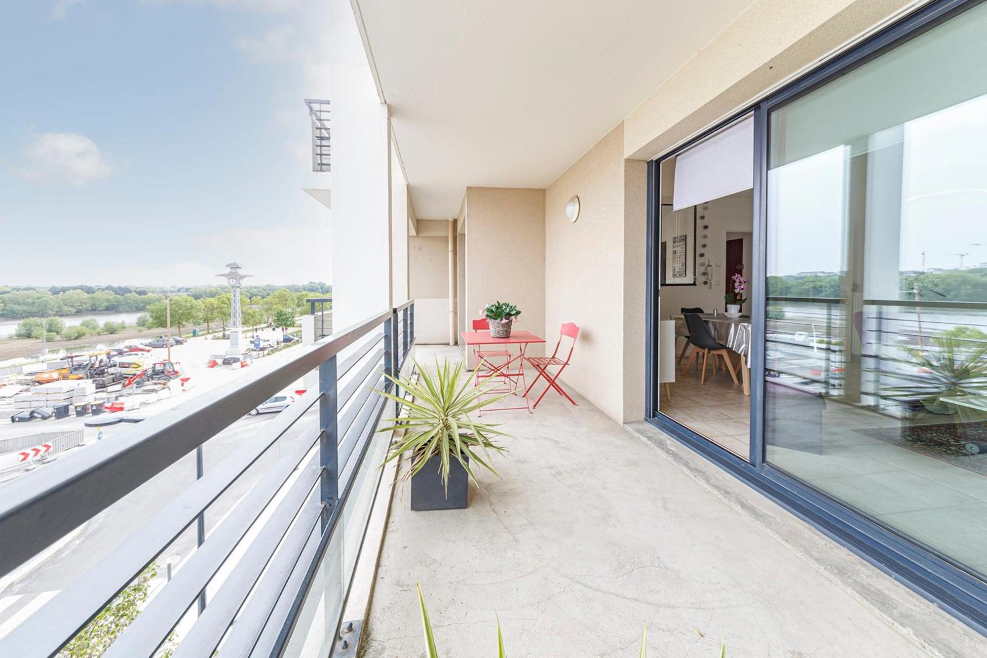 Apartamento L'Aragon Wifi Balcon Vue La Maine Angers Exterior foto